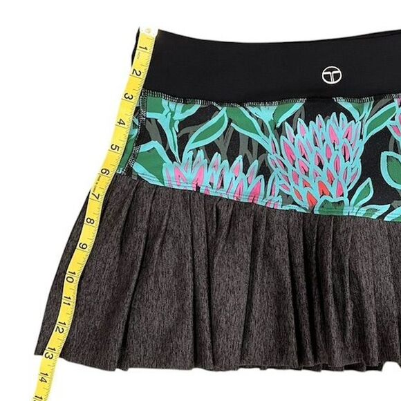 🏷️CLEARANCE🏷️Trina Turk Women's Floral Black Skort Size M Tennis Golf,Pickleball - Picture 3 of 6